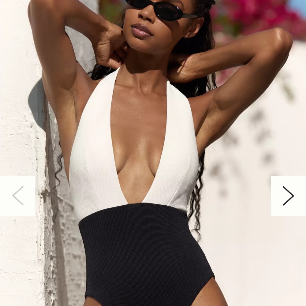 Stylish Halter Swimsuit in Black and White